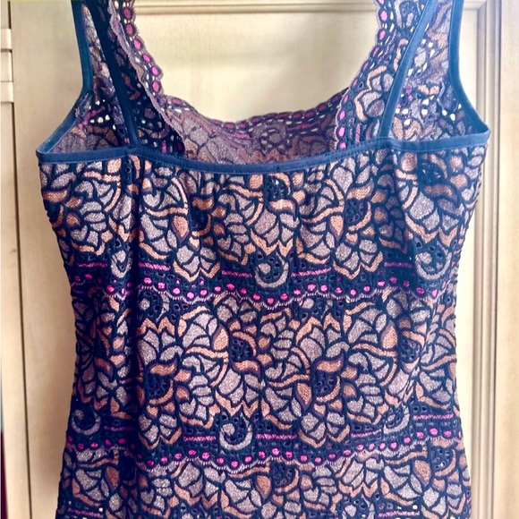 HALF OFF CACHE METALLIC LACE Tank in vibrant jewel tone colors in Excellent cond - Picture 4 of 9